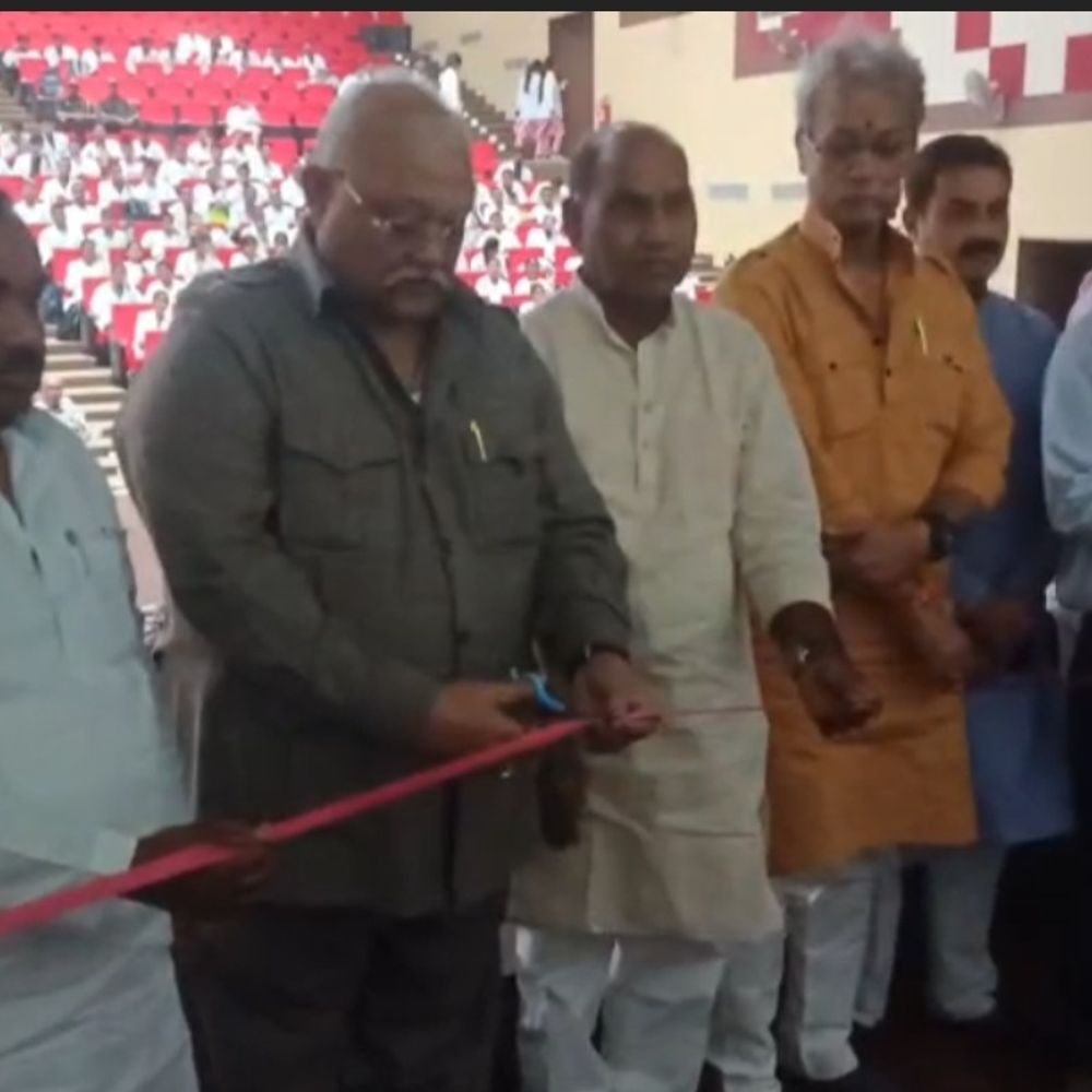 जालौन मेडिकल कॉलेज को मिलीं 3 नई डायलिसिस मशीनें:मरीजों को अब नहीं जाना पड़ेगा बाहर, स्वास्थ्य सेवाएं हुई मजबूत