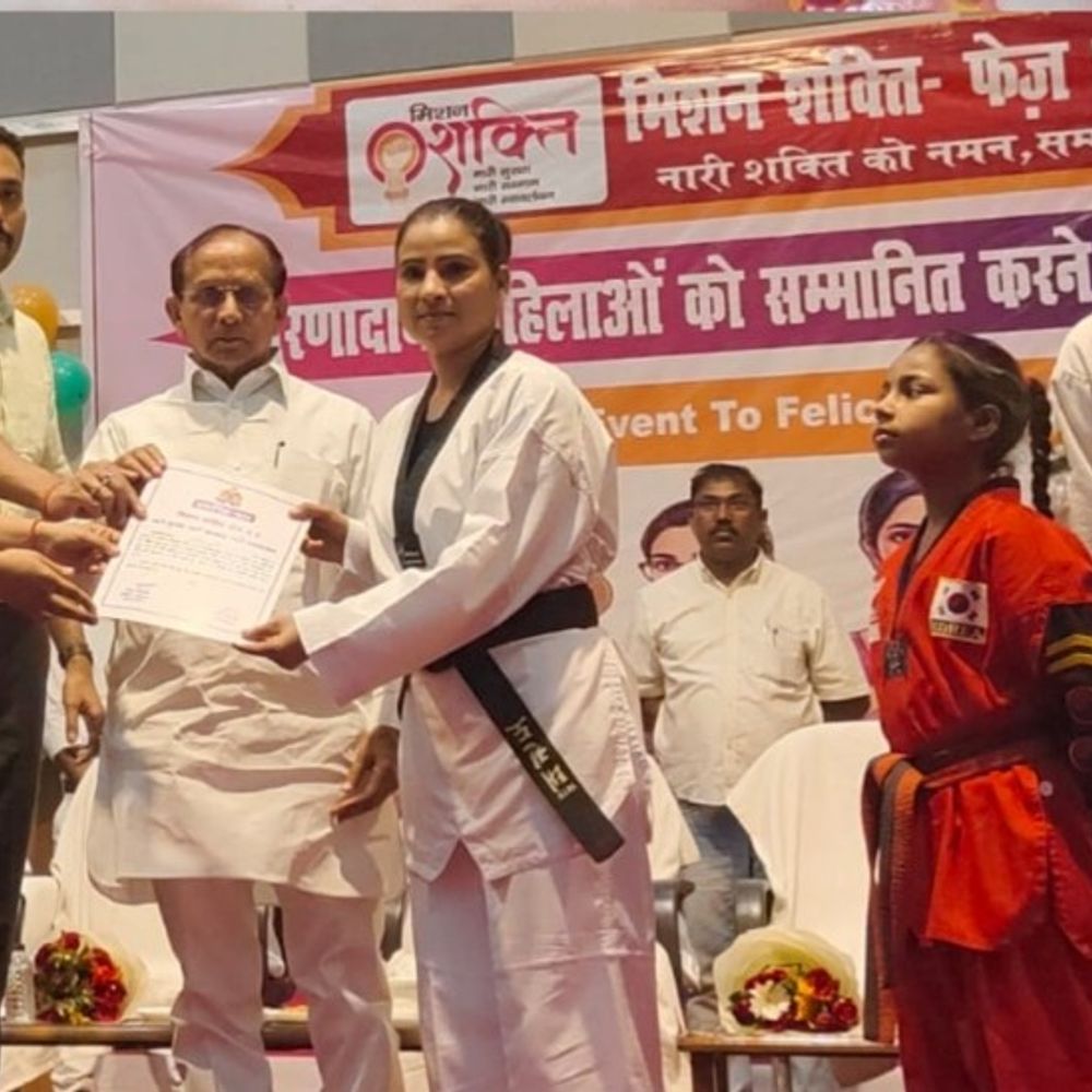 सुल्तानपुर में 'मिशन शक्ति' कार्यक्रम:विधायक बोले- पहले महिलाएं थीं दूसरे दर्जे का नागरिक, आज प्राथमिकताओं में नंबर एक