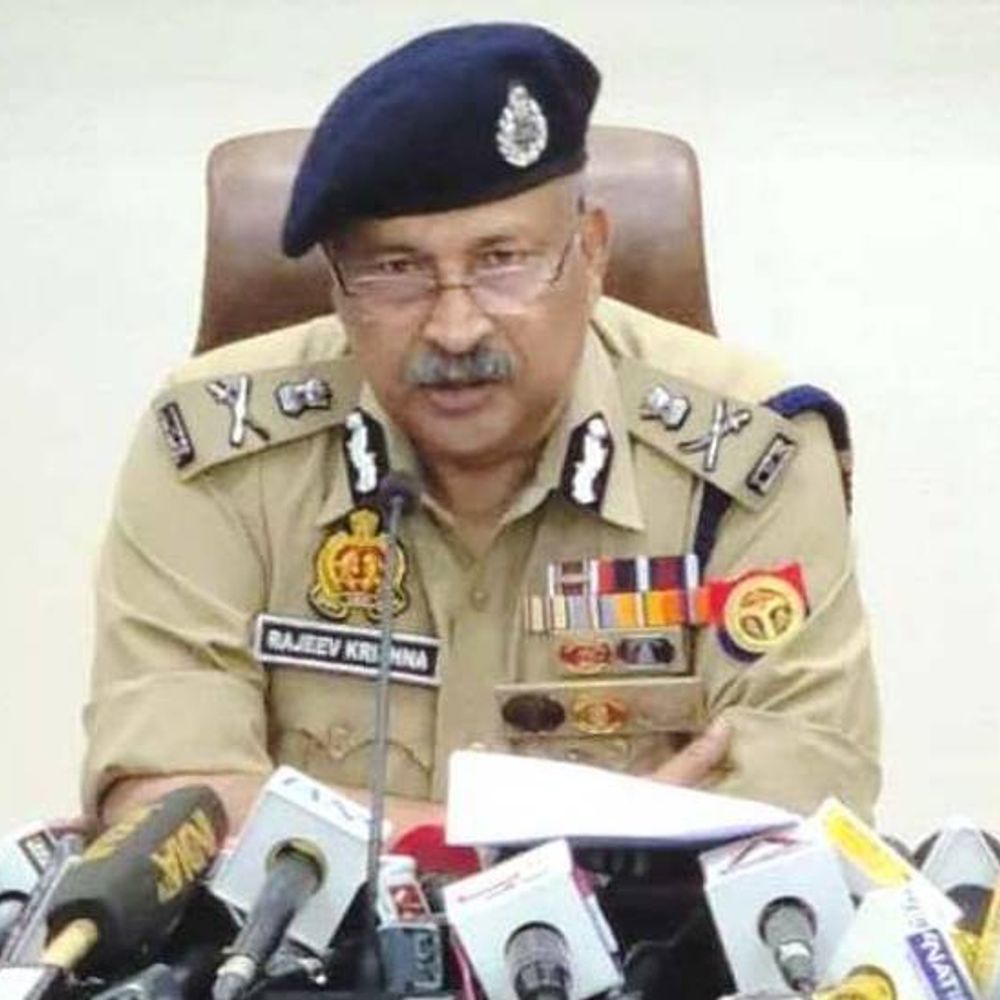 
                 डीजीपी बोले, आकिब के लिए जारी होगा लुक आउट नोटिस:नए प्रयोग से सड़क हादसों में आई कमी, अब फोकस जाम से निजात दिलाने पर 
            