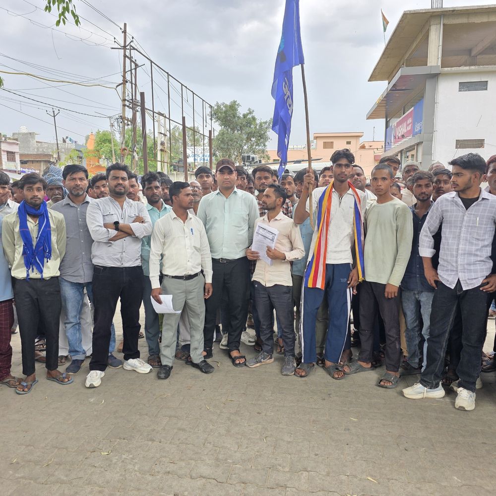 संभल में अंबेडकर जयंती की अनुमति नहीं मिली:आयोजकों ने प्रदर्शन कर आंदोलन की चेतावनी दी