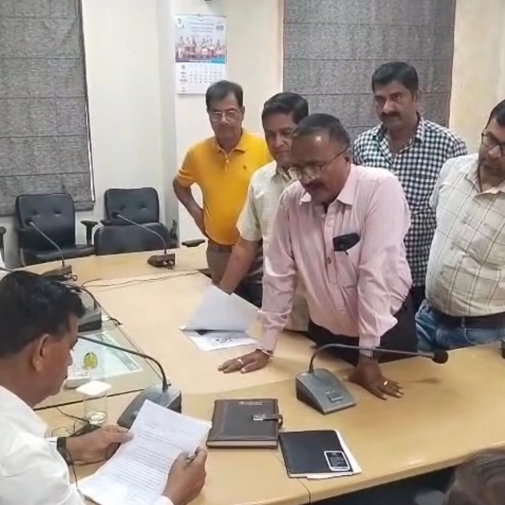 नगर निगम मूलभूत सुविधाओं में विफल:  जनसुनवाई में सीवर, पानी, सड़क की शिकायतें लेकर पहुंच रहे नागरिक – Gwalior News