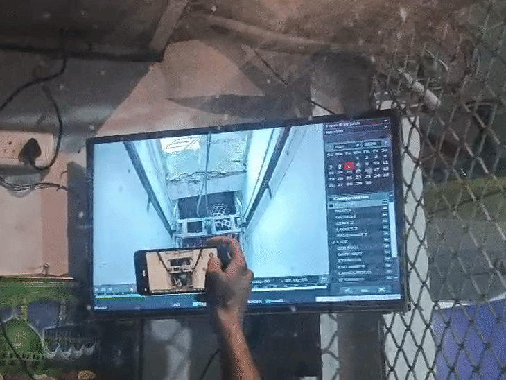 
                 कानपुर के मैरिज हॉल में लिफ्ट टूटने से हादसा:दूल्हे का भाई तीसरी मंजिल से गिरा, वलीमे के दौरान हुआ हादसा 
            