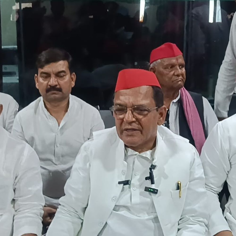 
                 आजमगढ़ में मुख्यमंत्री के बयान पर सपा का पलटवार:नफरत का वातावरण बनाना चाहती है भाजपा, विश्वास नहीं था कि मुख्यमंत्री बोलेंगे इतना झूठ 
            