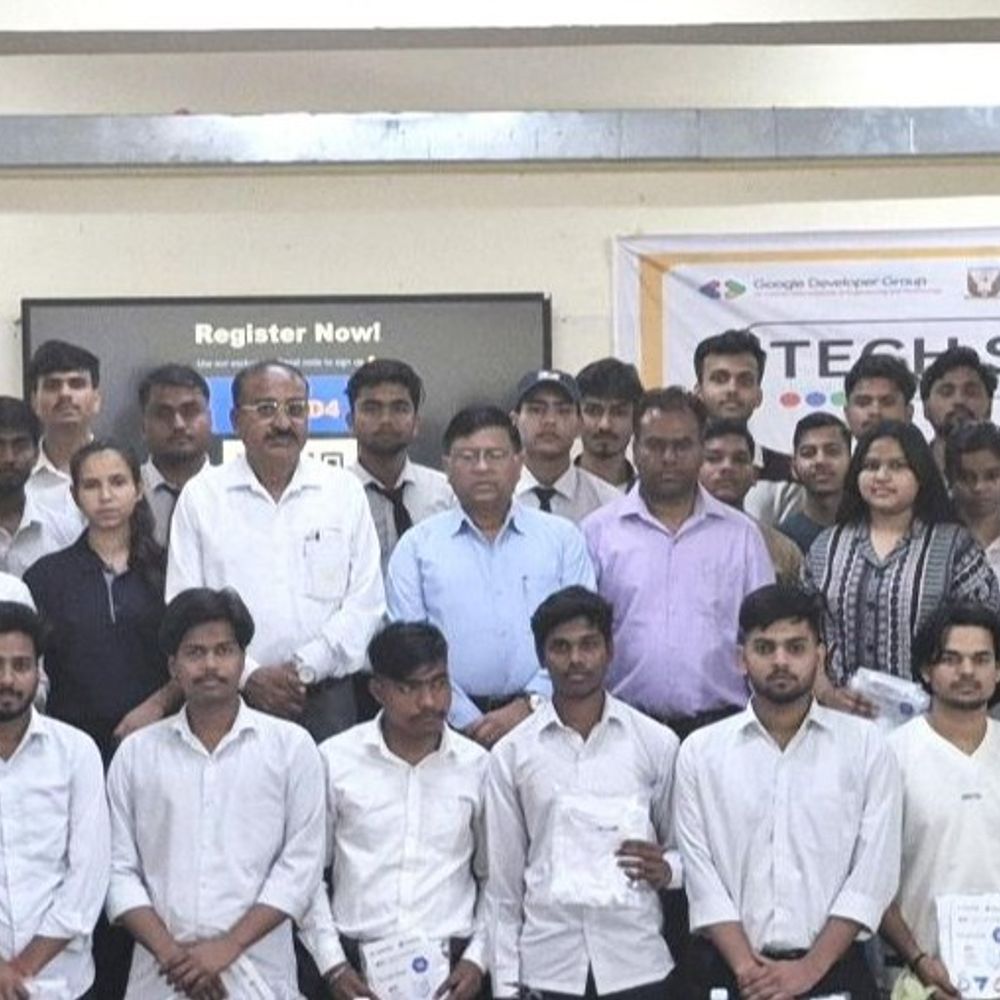 मेरठ में GDG ऑन कैंपस में AI और इनोवेशन उत्सव:सर छोटू राम इंजीनियरिंग एवं प्रौद्योगिकी संस्थान में छात्रों को मिला बड़ा मंच