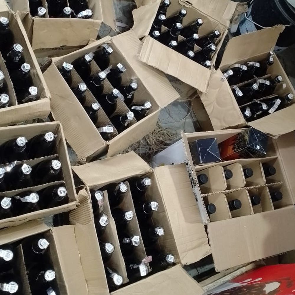 कांगड़ा में अवैध शराब पर कार्रवाई:  किराना दुकान से 10 पेटियां अवैध शराब बरामद, आरोपी पर आबकारी अधिनियम के तहत केस दर्ज – Dharamshala News