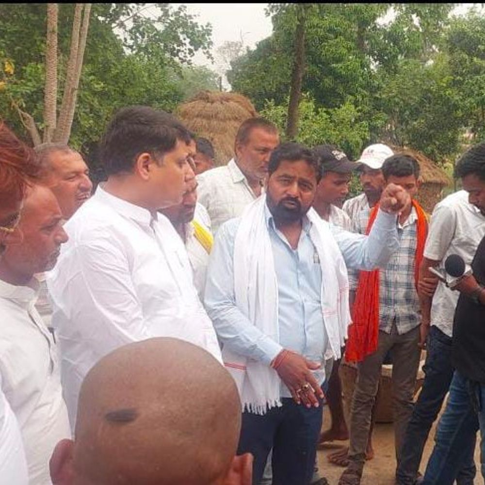 जहानाबाद में छात्र की हत्या का मामला:स्थानीय विधायक ने पीड़ित परिवार से की मुलाकात, फास्ट ट्रैक कोर्ट की मांग की