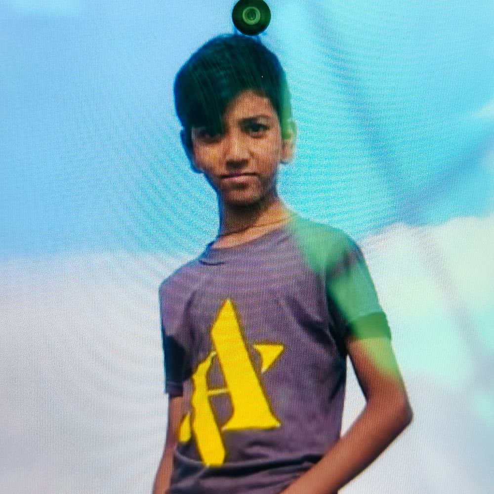 लखनऊ में सड़क हादसे में छात्रा की मौत:तीन लोग बाइक पर थे सवार, फिसलने से हुआ हादसा: दोस्त के पिता की थी मोटर साइकिल