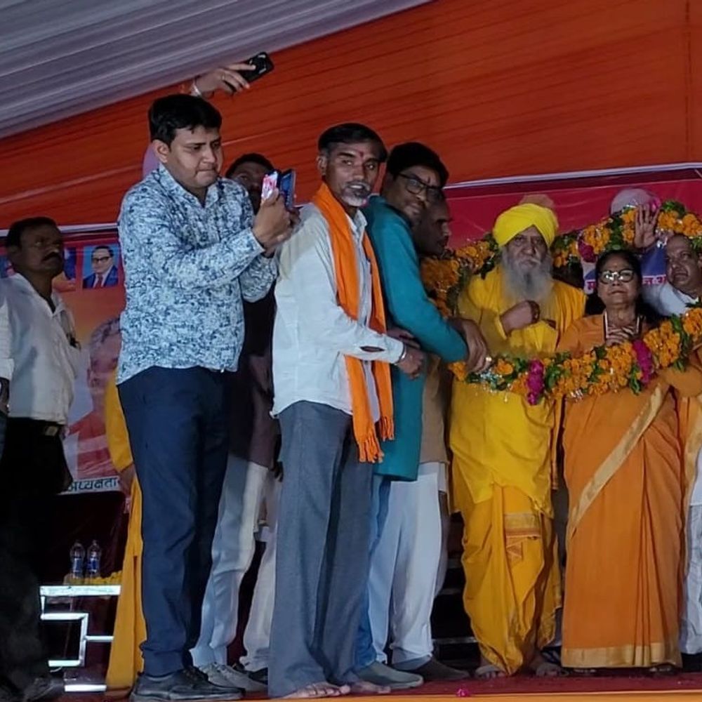 सिकंदरा में बंजारा समाज का शक्ति प्रदर्शन:बोले- नेताओं ने पार्टियों और प्रशासन पर साधा निशाना, वोट बैंक नहीं, अधिकार चाहिए