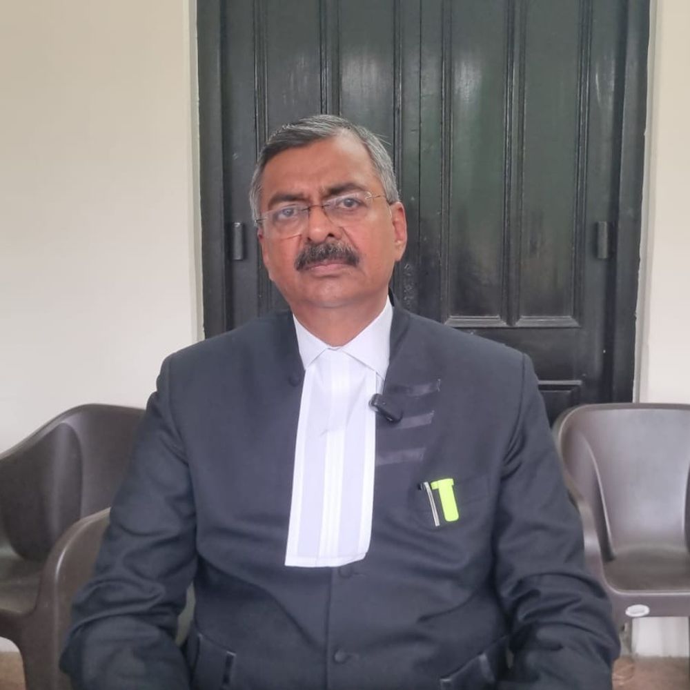 इलाहाबाद हाईकोर्ट बार ने योगी सरकार को लिखा पत्र:निजी स्कूलों में महंगी किताबों और तय दुकानों से खरीद रोक की मांग