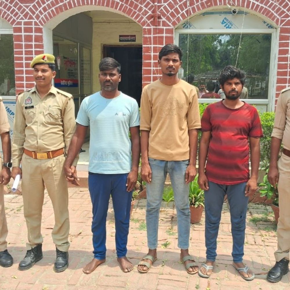 देवरिया में हत्या के प्रयास के 3 आरोपी गिरफ्तार:धारदार हथियार से किया था हमला, रास्ते में पहले से घात लगाए बैठे थे