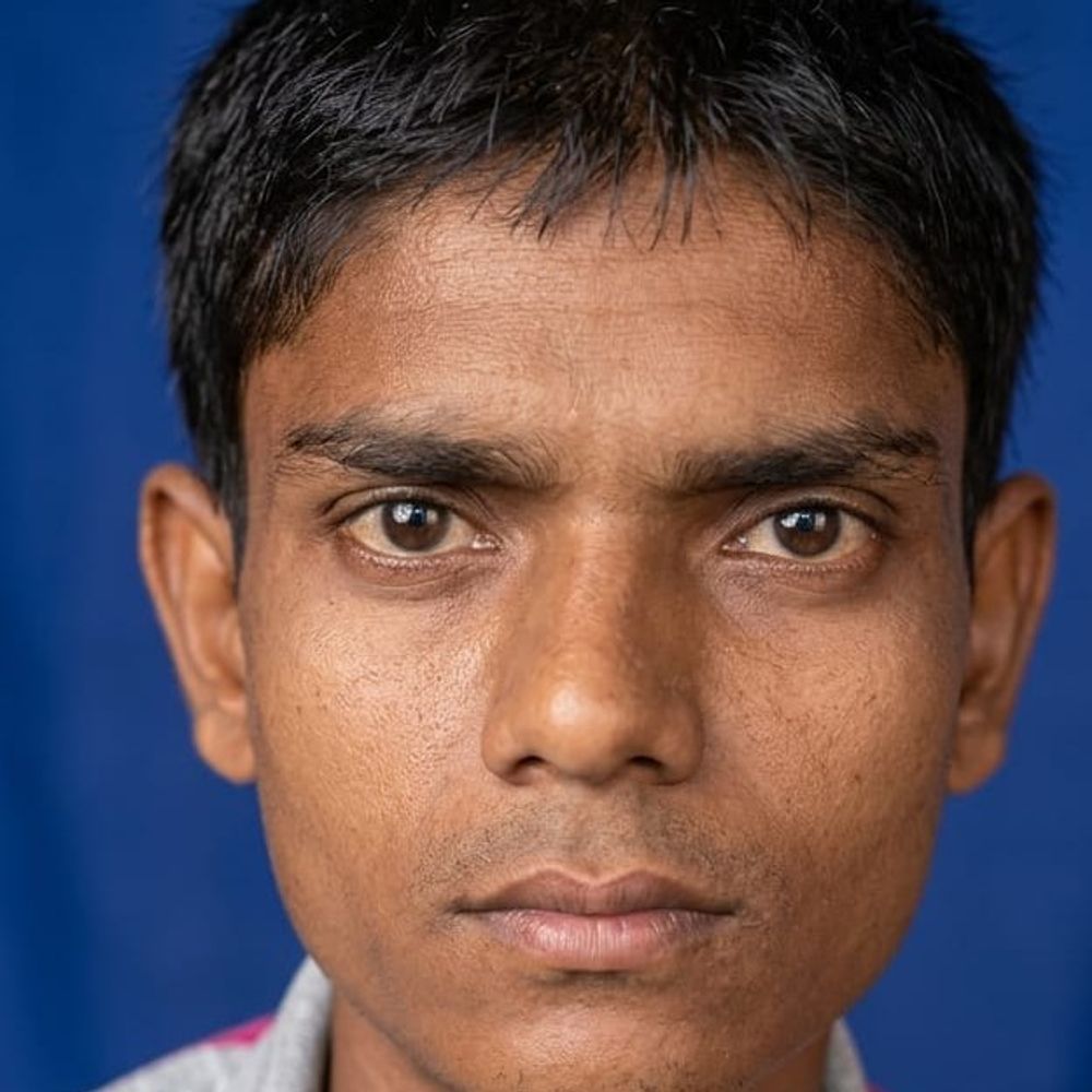 अलीगढ़ में सड़क हादसे में घायल युवक की मौत:तयेरी बहन का अंतिम संस्कार कर लौटते समय हुआ था हादसा, दूसरी बहन भी घायल