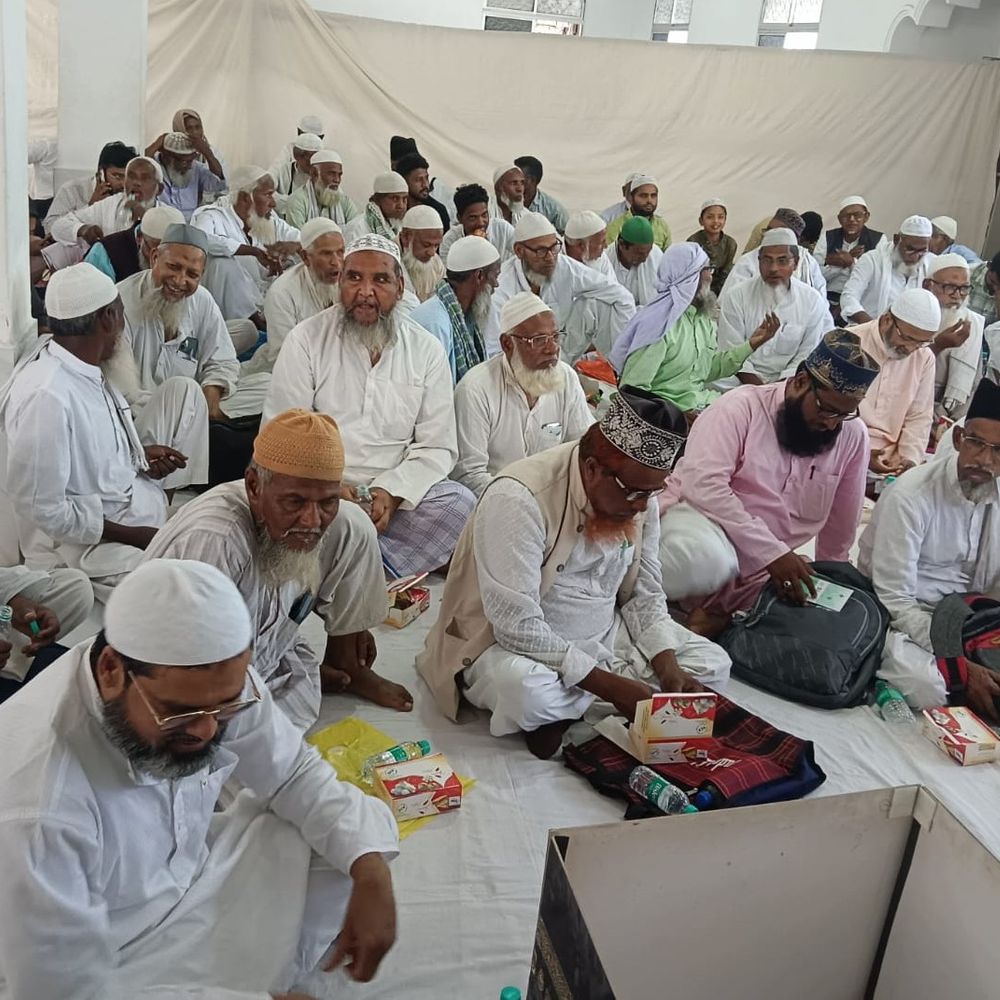 कटिहार में हज यात्रियों को ट्रेनिंग दिया गया:मदरसा दारुस्सलाम में एक दिवसीय कार्यक्रम, सैकड़ों लोगों ने लिया हिस्सा