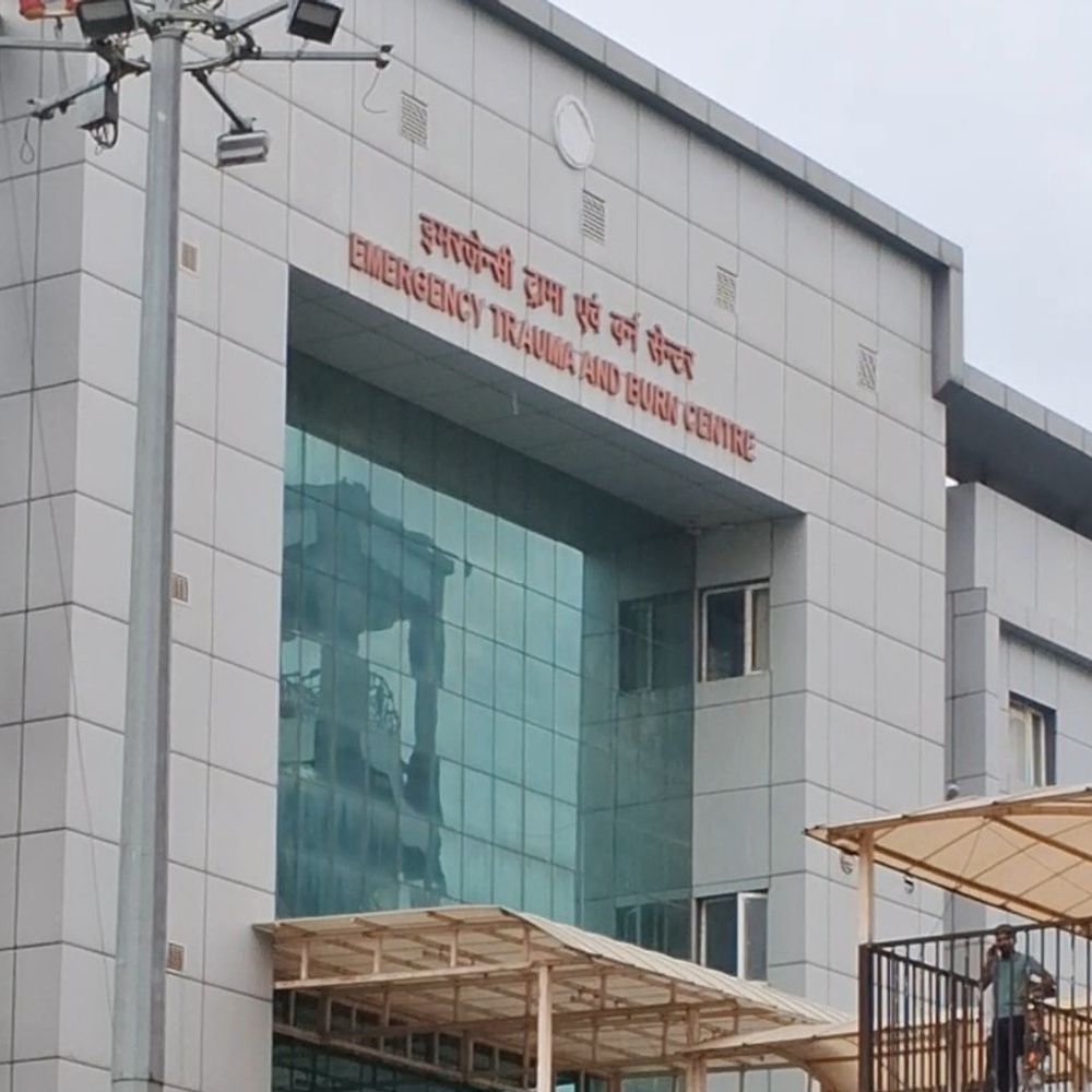 सैफई में 19 वर्षीय युवती की मौत:इलाज में लापरवाही का आरोप, तीन सदस्यीय जांच समिति गठित