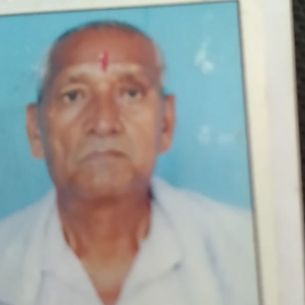 महोबा में बुजुर्ग किसान ने की आत्महत्या:10 लाख कर्ज और फसल बर्बादी से थे परेशान, 8 एकड़ की फसल खराब हो गई थी