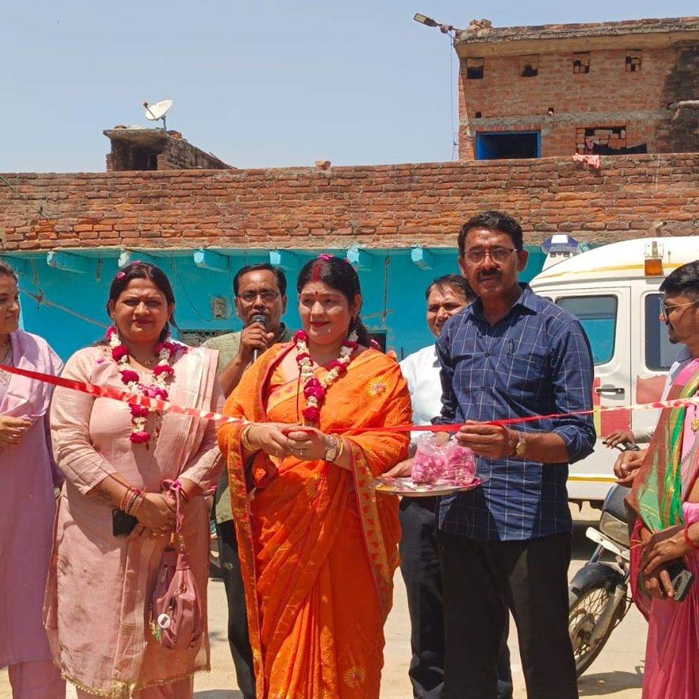 चित्रकूट में स्कूल चलो अभियान रैली निकाली गई:अरछा बरेठी में बच्चों के नामांकन के लिए जागरूकता संदेश