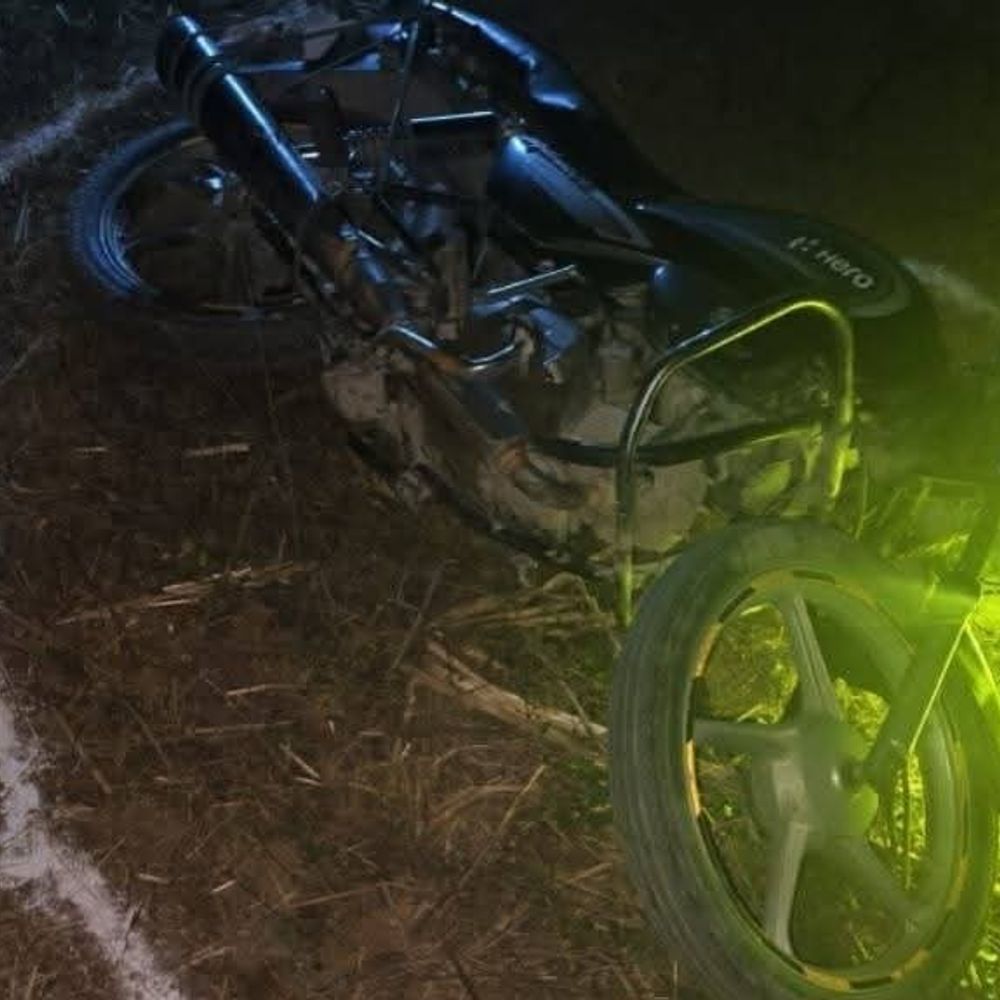 
                 कुशीनगर में किसान चौक पर फायरिंग का मुख्य आरोपी गिरफ्तार:पुलिस मुठभेड़ में पैर में गोली लगने से हिस्ट्रीशीटर घायल, अवैध पिस्टल बरामद 
            