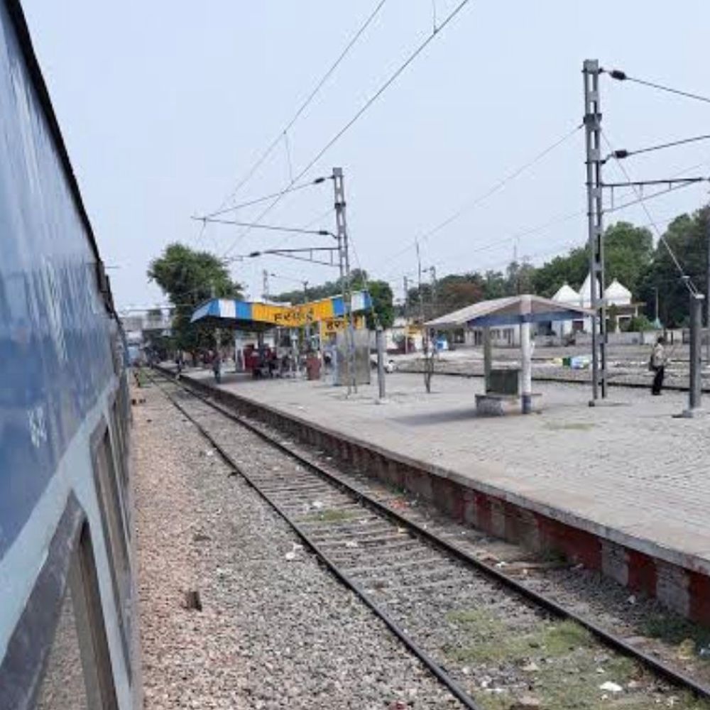 चंडीगढ़-पटना स्पेशल एक्सप्रेस का हरदोई में ठहराव:यात्रियों को मिलेगी बड़ी राहत, रेलवे ने जारी की समय सारणी