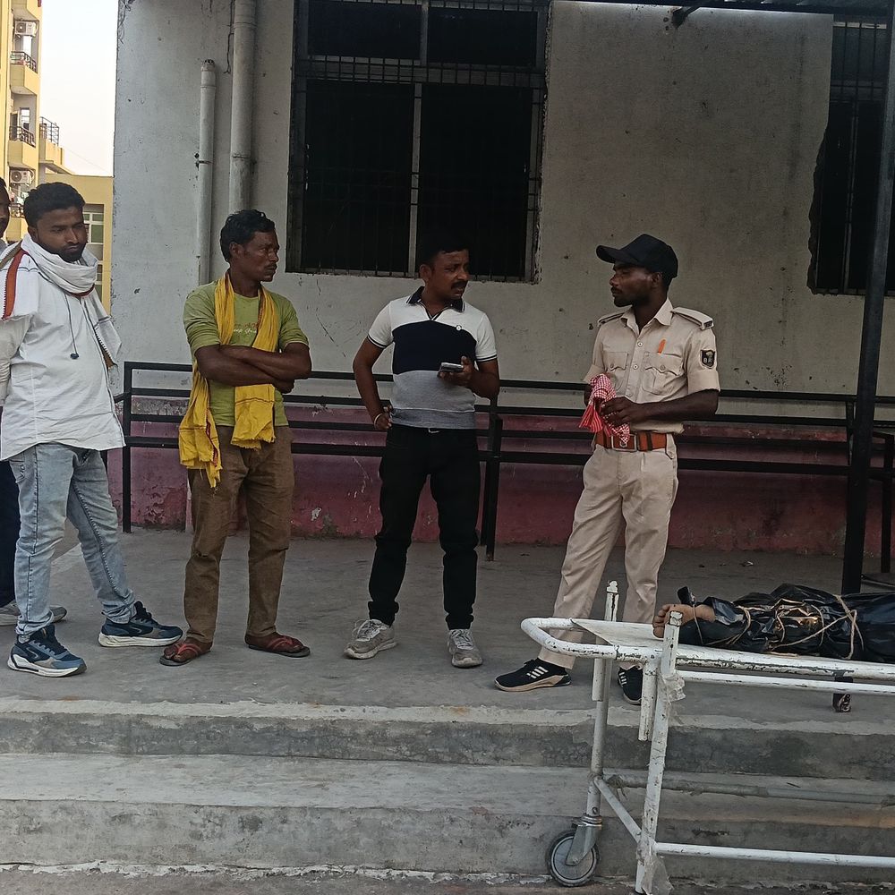 पूर्णिया सड़क हादसे में मजदूर की मौत:साइकिल से मजदूरी करने साइट पर जा रहा था, तेज रफ्तार बाइक की चपेट में आने से गई जान