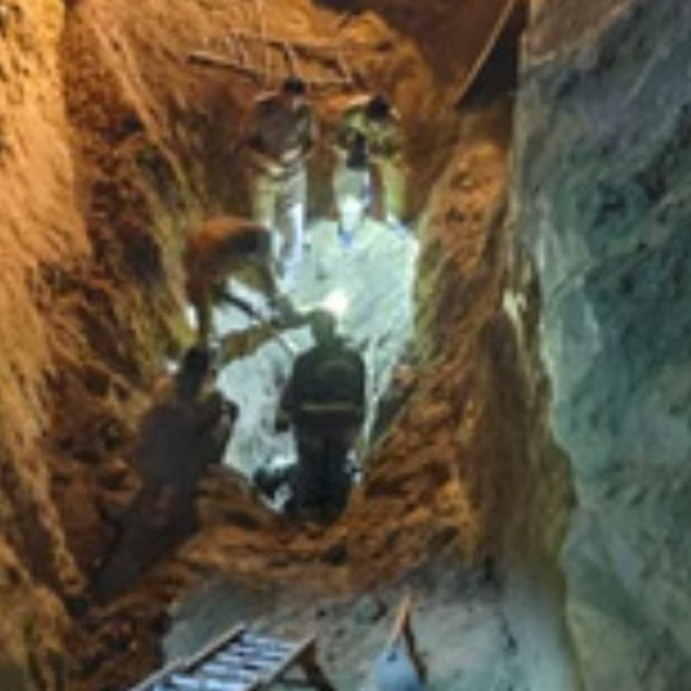 30 फीट गहरे गड्ढे में दबकर 2 मजदूरों की मौत:जौनपुर में पाइपलाइन मरम्मत के दौरान मिट्टी धंसी, रेस्क्यू कर निकाले शव