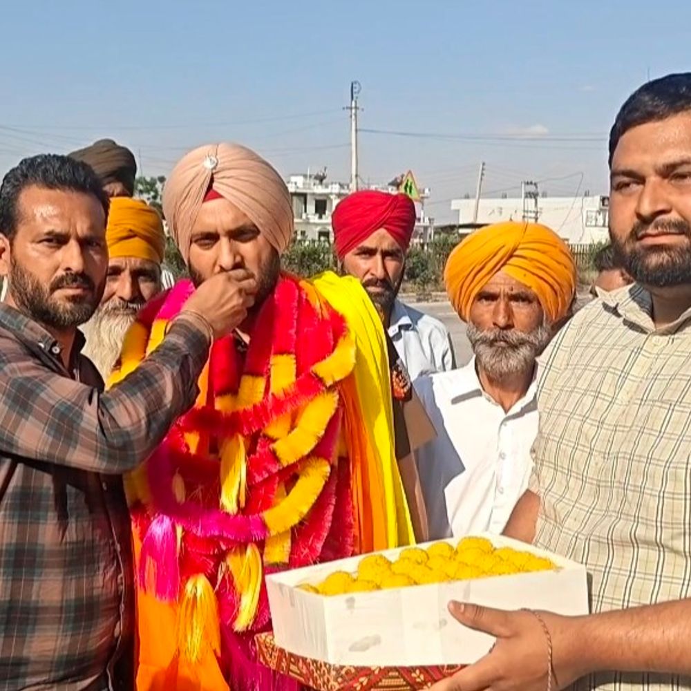 संगरूर के जसपाल सिंह बने लेफ्टिनेंट:  धूरी के देशभक्ति कॉलेज में हैं प्रोफेसर, परिजनों ने गांव पहुंचने पर ढोल-नगाड़ों से किया स्वागत – Sangrur News