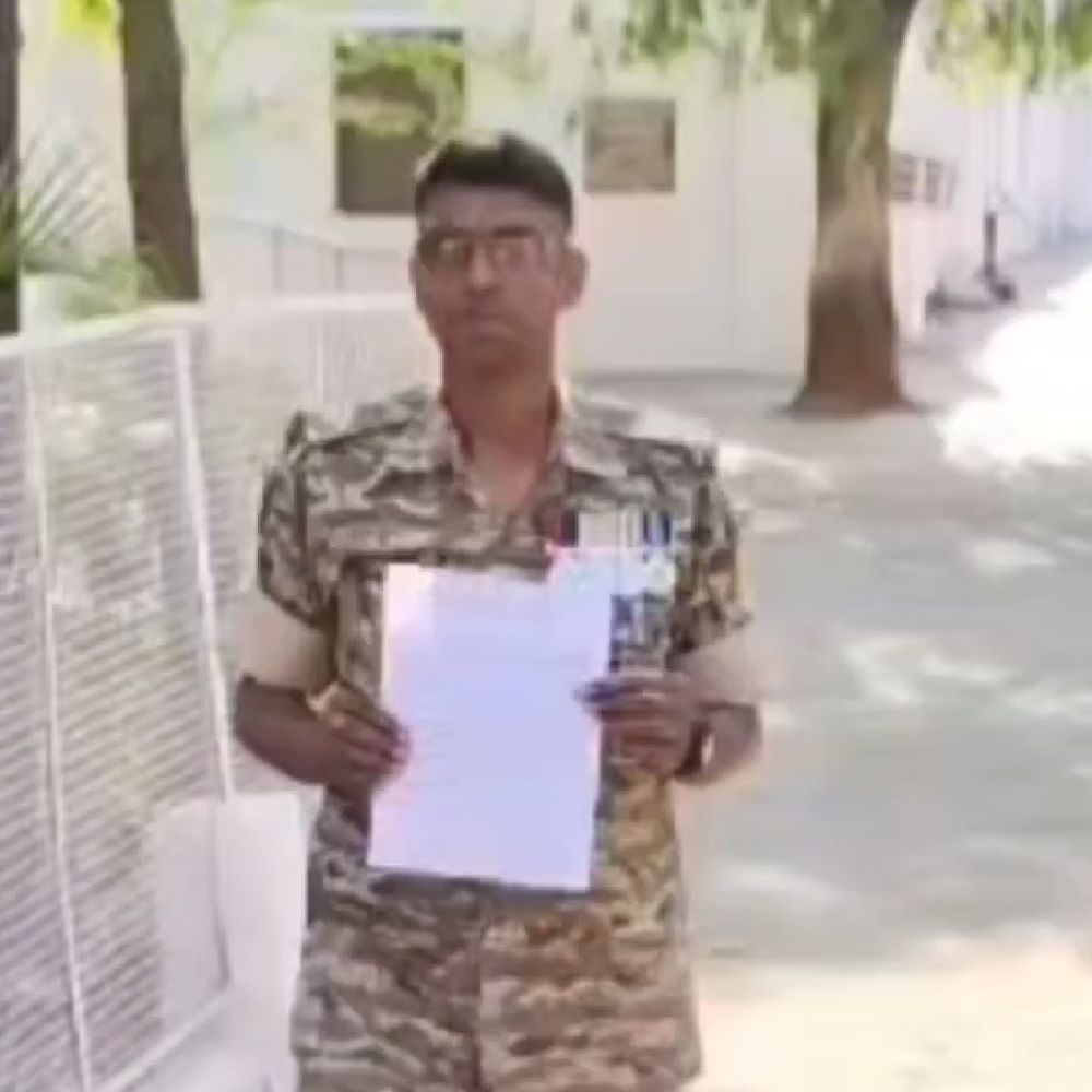 भलुअनी थानाध्यक्ष पर दुर्व्यवहार का आरोप:देवरिया में CRPF जवाने ने की शिकायत, सीओ को सौंपी गई जांच