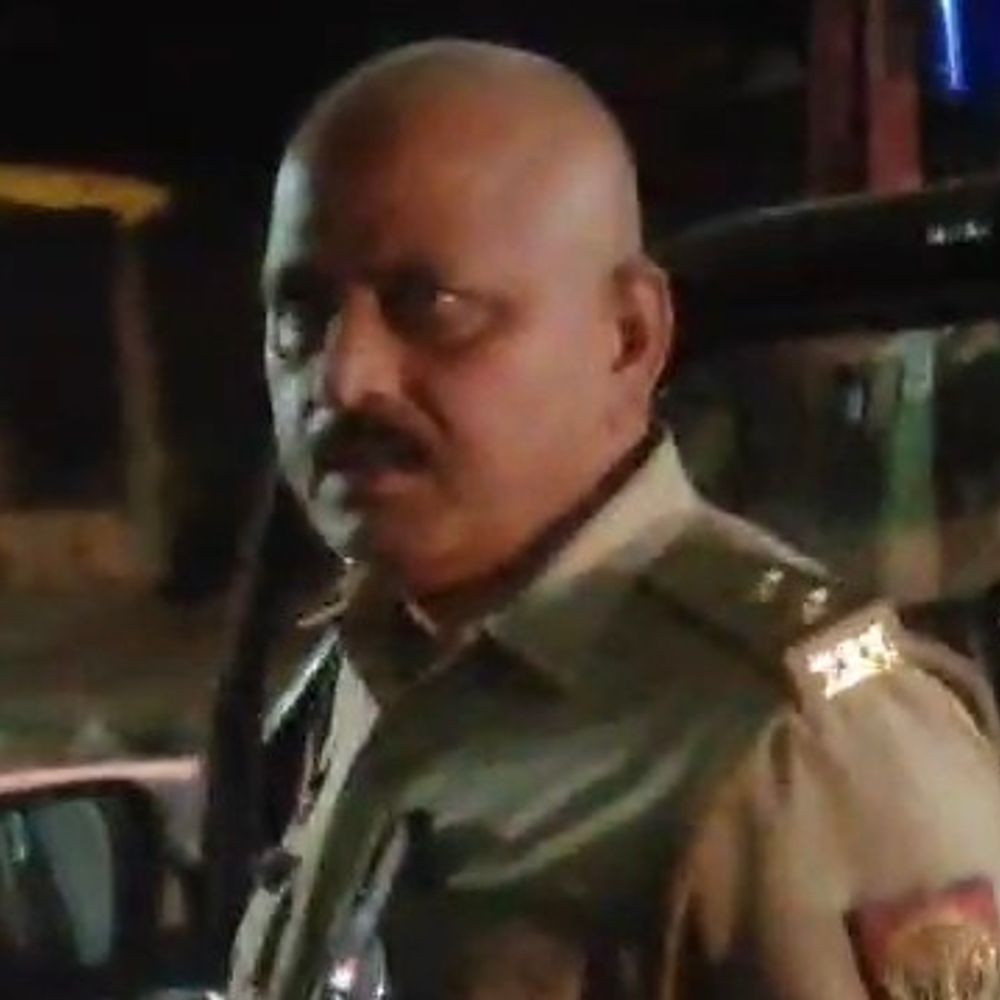 दरोगा पर नशे में महिलाओं से अभद्रता का आरोप:मुजफ्फरनगर में सब-इंस्पेक्टर ने की मोबाइल छीनने की कोशिश