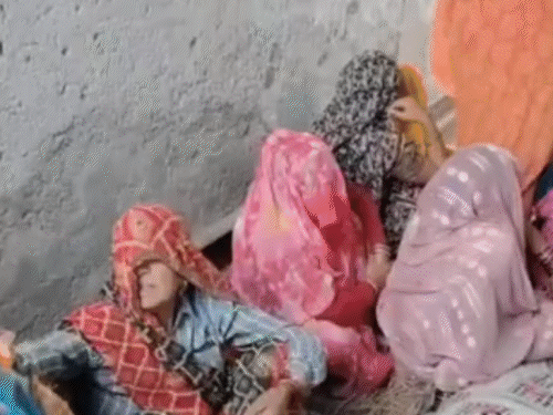 प्रॉपर्टी डीलर की मौत, लाश देखकर मां को हार्टअटैक:हाथरस में 2 घंटे में दोनों ने तोड़ा दम, एक साथ जलीं चिताएं