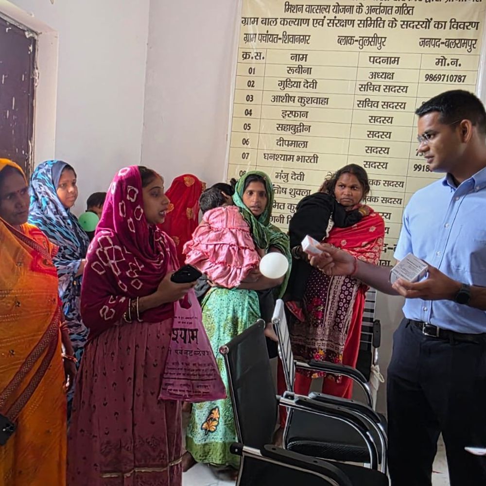 बलरामपुर डीएम का सख्त रुख, टीकाकरण में लापरवाही बर्दाश्त नहीं:ईंट-भट्ठों पर एक भी बच्चा या गर्भवती महिला न छूटे