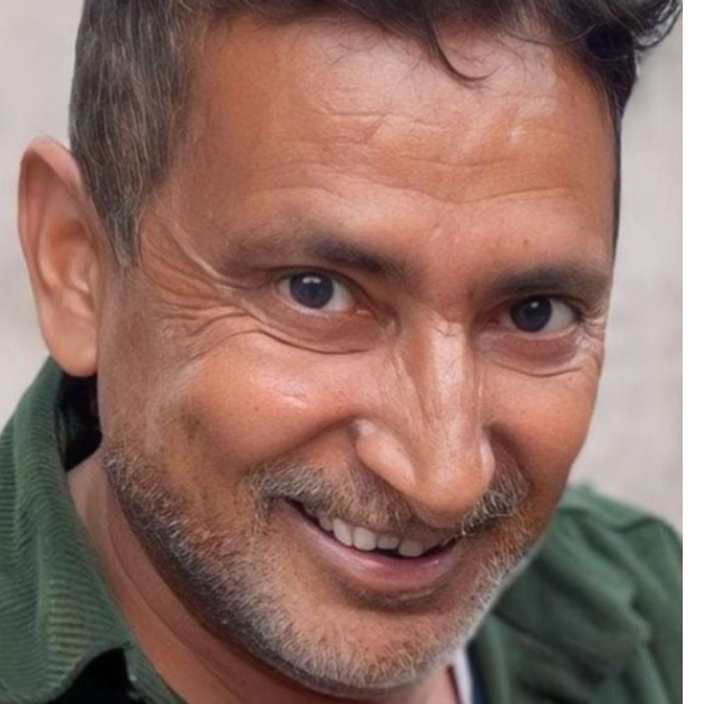 संभल में स्कूटी सवार बुजुर्ग की सड़क हादसे में मौत:तेज रफ्तार स्विफ्ट ने पीछे से टक्कर मारी, 4 घंटे इलाज के बाद तोड़ा दम