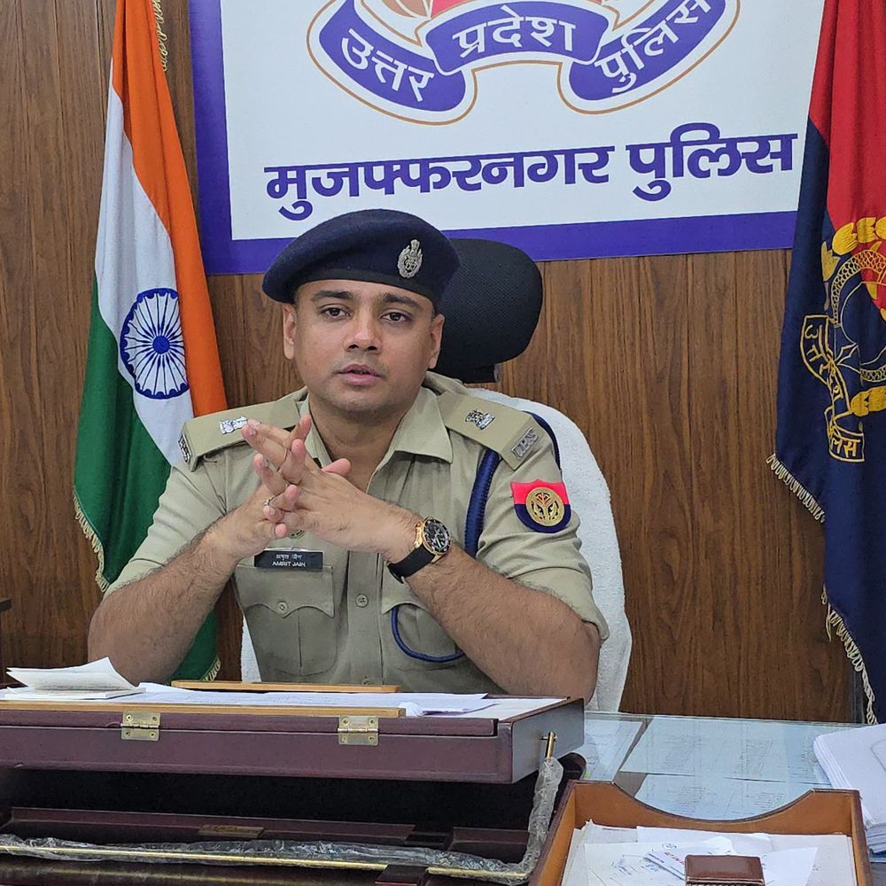 
                 मुजफ्फरनगर में नए एसपी सिटी अमृत जैन ने संभाला पदभार:अपराधियों के लिए 'नो एंट्री', कानून-व्यवस्था सुधार और पारदर्शिता पर जोर 
            