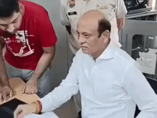 BJP विधायक बोले- फरीदाबाद BK अस्पताल का नाश हो गया:  SDM से कहा- क्लर्क पर FIR कराओ, जिसका माल मिलता है, उसका काम करता है – Faridabad News