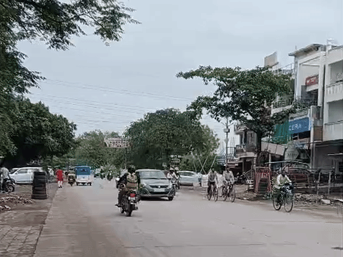 कानपुर में सुबह से बादल छाए:रात में बारिश से मौसम ठंडा हुआ, आज भी हल्की बारिश के आसार