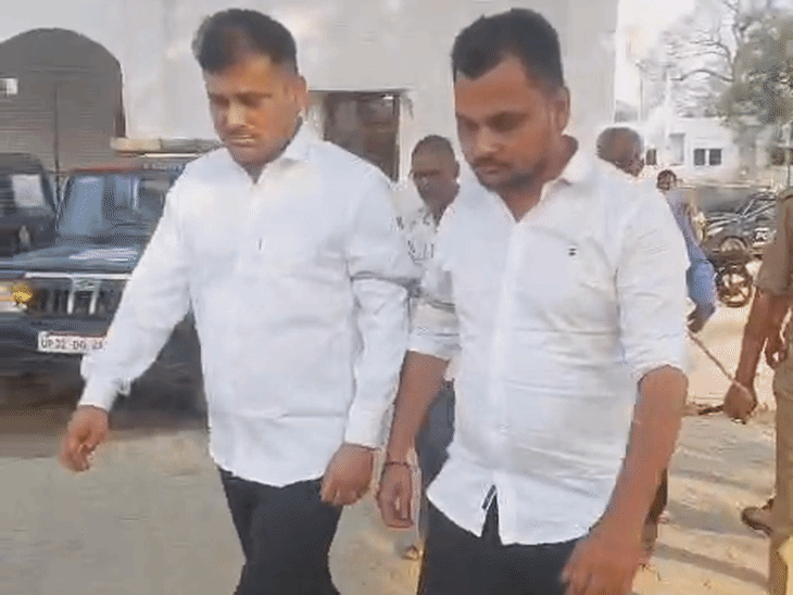 बदायूं एचपीसीएल हत्याकांड: दो आरोपी भाइयों ने किया सरेंडर:पुलिस ने साजिश रचने का आरोपी बनाया था, 50 हजार का इनाम था