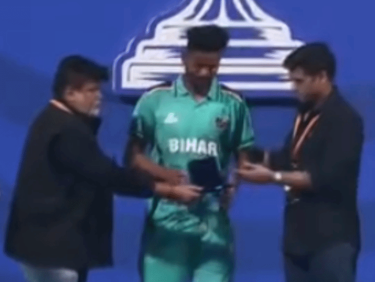 राष्ट्रपति कप 2026 में विशाल ने लिया 4 विकेट:बने मैन ऑफ द मैच, बिहार के रहने वाले हैं; टीम को मिला 1 करोड़