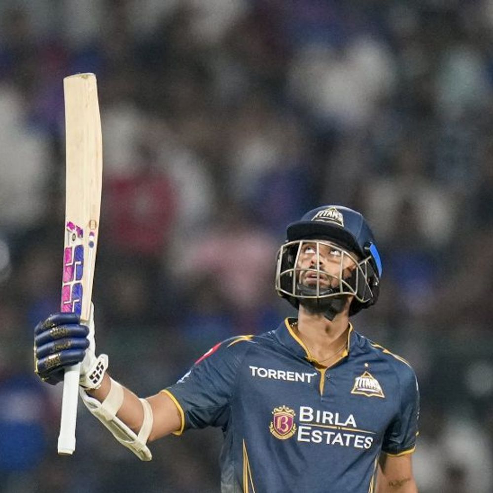 IPL में गुजरात ने दिल्ली को 211 का टारगेट दिया:5 ओवर में DC का स्कोर 40/0; GT के बॉलर्स को विकेट की तलाश