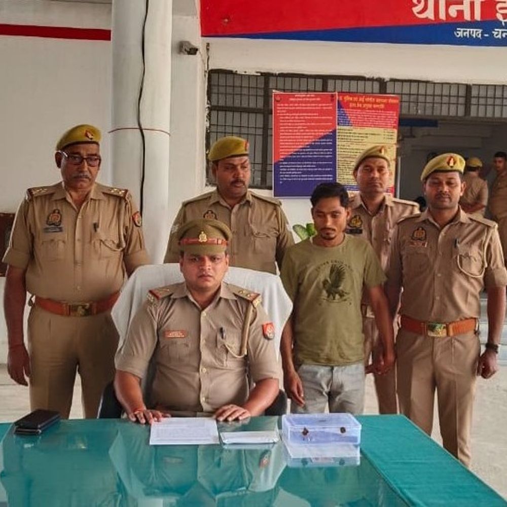 पुलिस ने 75 हजार के इनामी भगवान को दबोचा:चंदौली और सोनभद्र में दर्ज हैं मुकदमे, बिहार में गोवंश तस्करी करता था