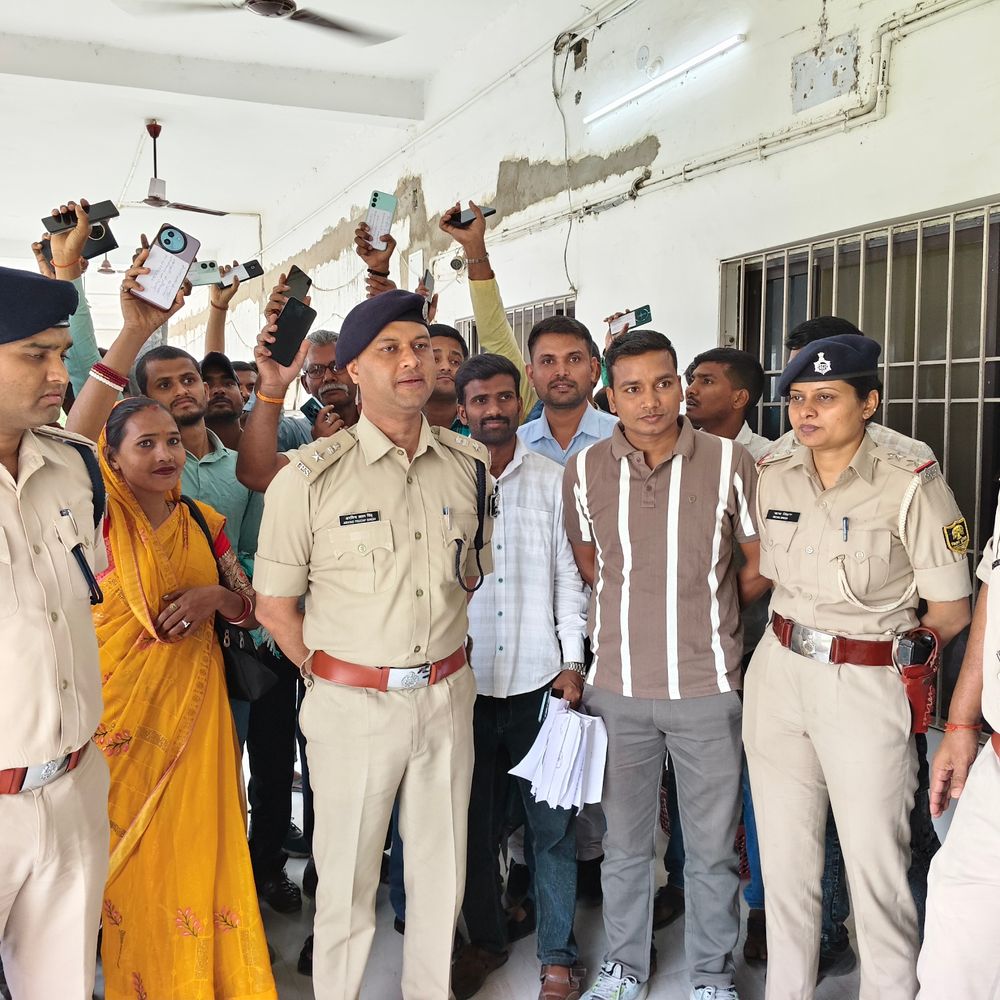 समस्तीपुर में 28 लाख के 112 मोबाइल बरामद किए:ऑपरेशन मुस्कान के तहत मालिकों को सौंपे मोबाइल, अब तक 4 करोड़ के 1729 फोन बरामद