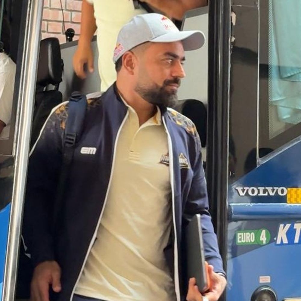 लखनऊ पहुंची गुजरात की टीम:12 अप्रैल को LSG से खेलेंगे IPL मैच, मोहम्मद सिराज टीम के साथ नहीं आए