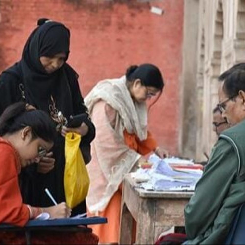 आज SIR का लखनऊ में आखिरी दिन:अंतिम प्रकाशन पहले बूथ पर जाकर BLO से वोटर लिस्ट में चेक कर सकते अपना नाम