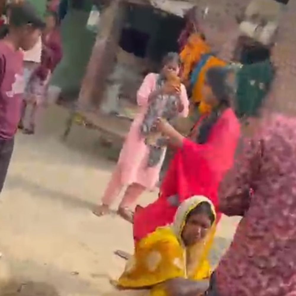 दलित युवती से अभद्रता, जातिसूचक शब्दों का प्रयोग:संतकबीर नगर में पीड़िता की शिकायत पर पुलिस ने जांच शुरू की