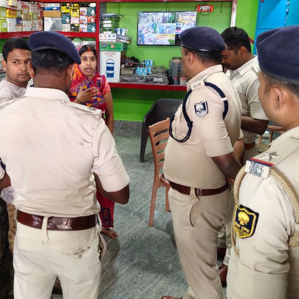 सहरसा में CSP से 57,000 रुपये लूटे:3 हथियारबंद बदमाशों ने काउंटर से उठाई नकदी, SDPO बोले-खंगाले जा रहे CCTV फुटेज