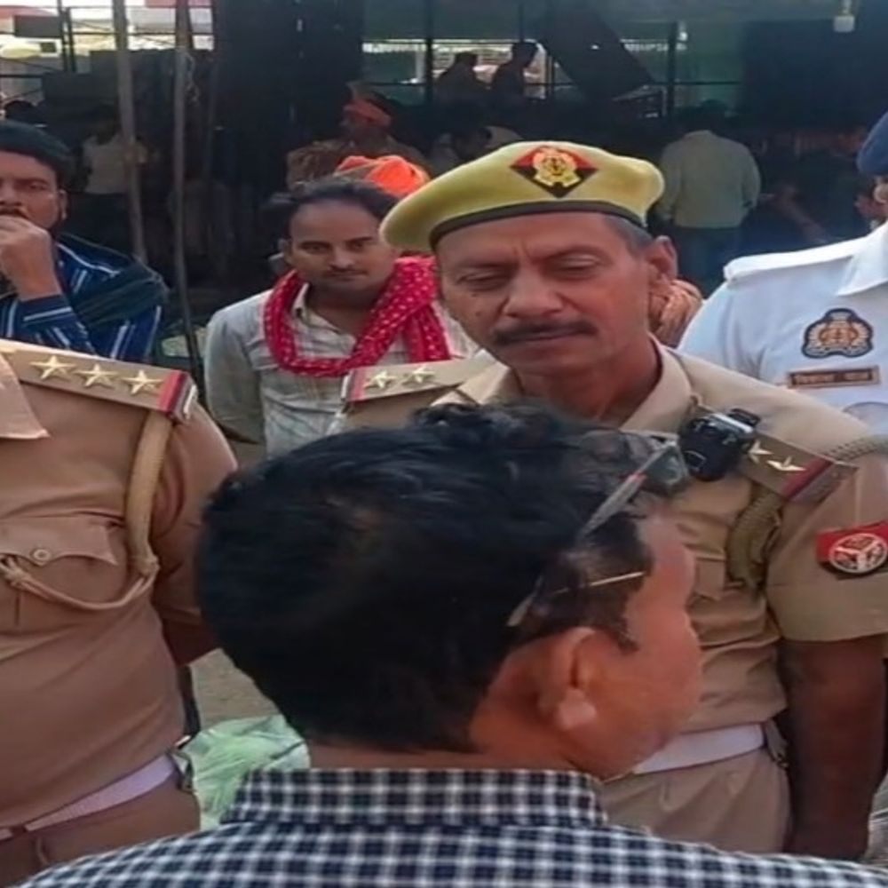 सुल्तानपुर अमहट मंडी में रोजाना भारी जाम:प्रशासनिक लापरवाही से किसान-आढ़ती परेशान, समाधान की मांग