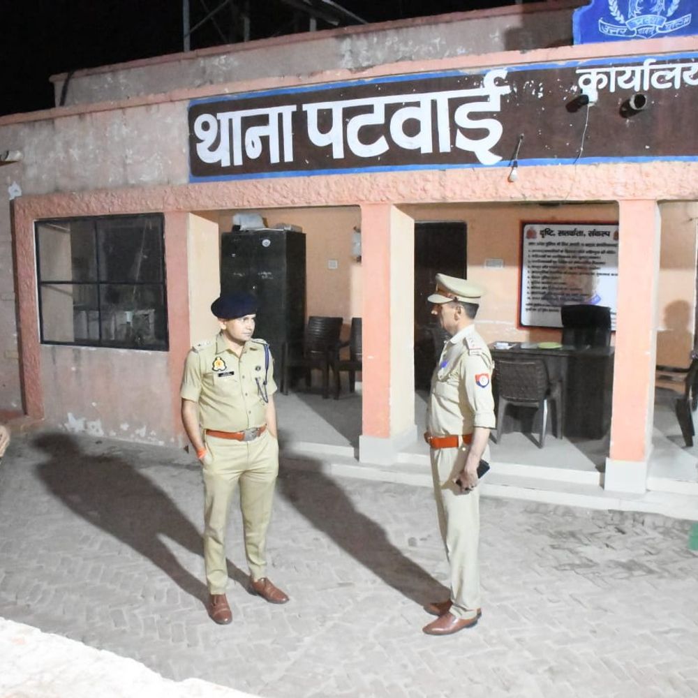 रामपुर एसपी ने पटवाई थाने का निरीक्षण किया:अभिलेखों की जांच, साफ-सफाई के दिए सख्त निर्देश