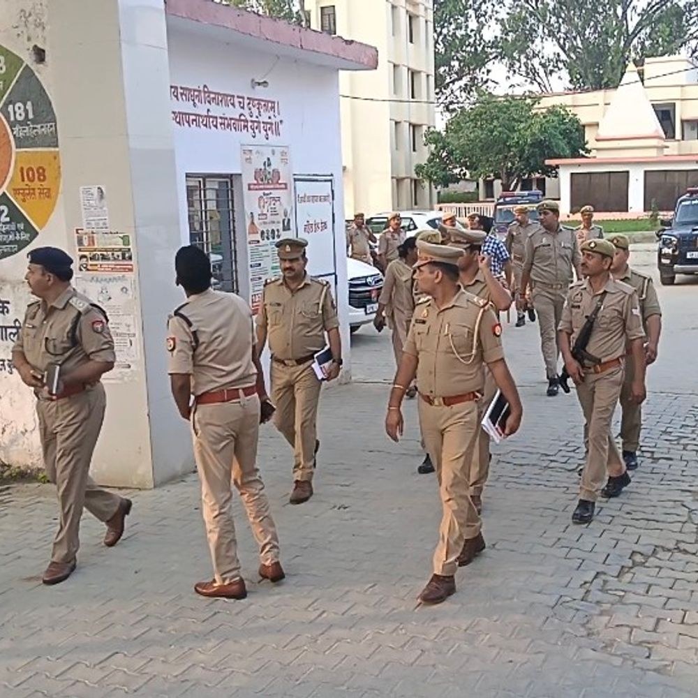 एसएसपी ने अलीगंज थाने का औचक निरीक्षण किया:कानून व्यवस्था जांची, नई पुलिस चौकी बनाने के निर्देश दिए