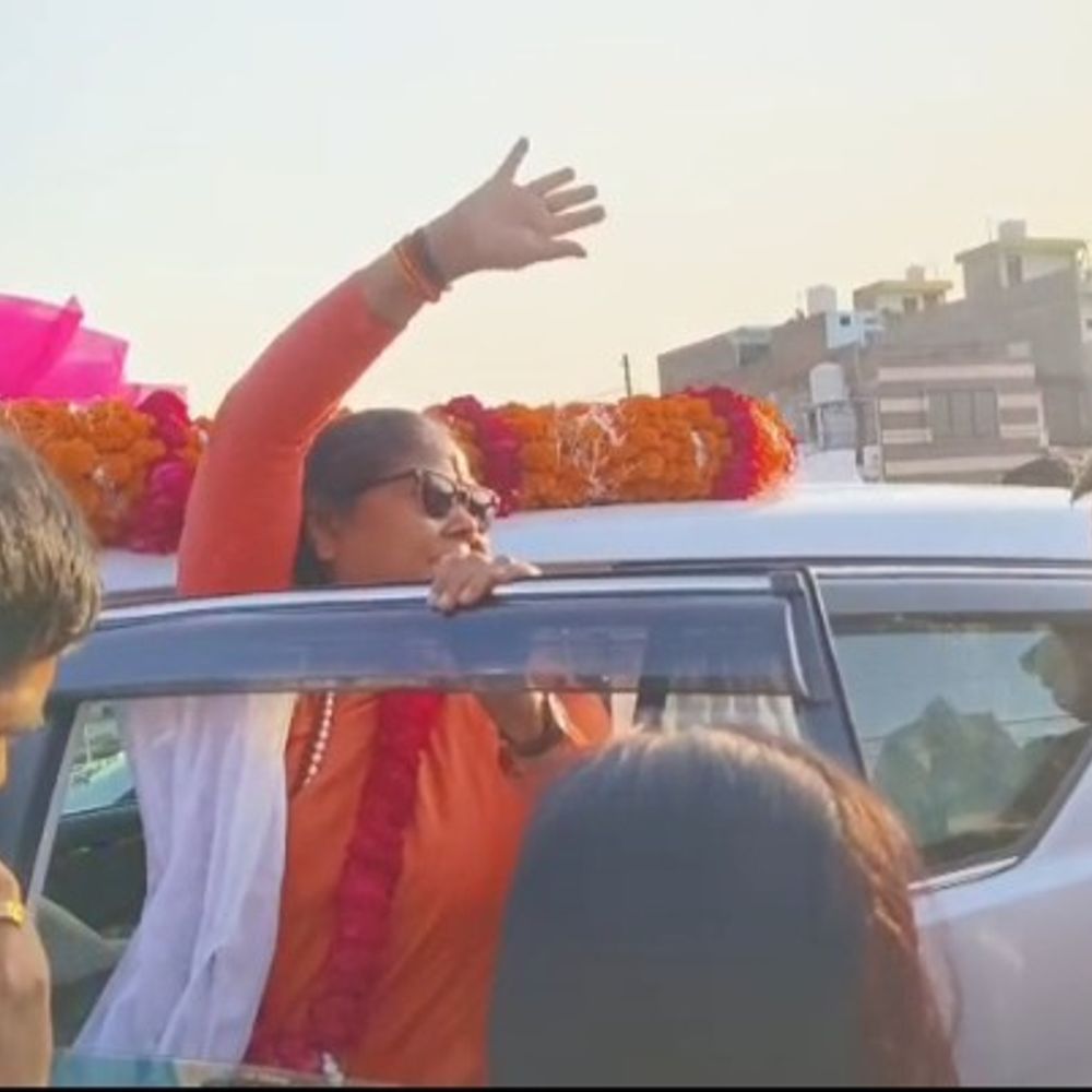 2014 के बाद गांवों में पहली बार बिजली पहुंची:साध्वी निरंजन बोलीं- राजनीति विकास के मुद्दों पर होनी चाहिए, जनता को भ्रमित करना सही नहीं