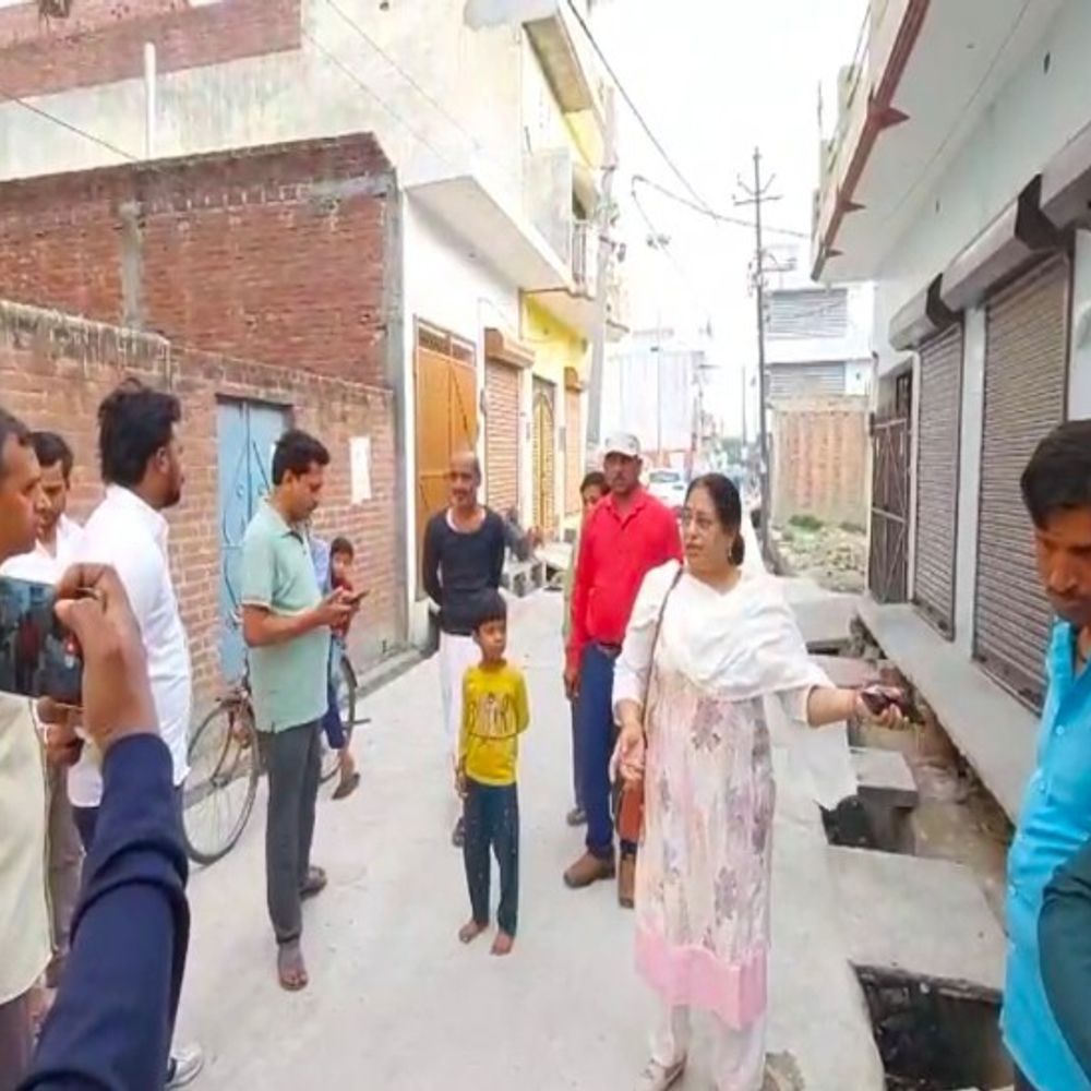 शाहजहांपुर में मनोनीत और निर्वाचित पार्षद में विवाद:मंत्री से शिकायत की बात कही, मनोनीत पार्षद बोलीं- कहे देना, ये भी तो मंत्री के वोटर हैं