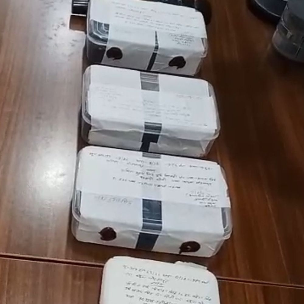 मिर्जापुर में 5 करोड़ के MDMA के साथ तीन गिरफ्तार:कछवां थाना व एसओजी सर्विलांस को मिली सफलता, 1 किलो से अधिक मादक पदार्थ बरामद