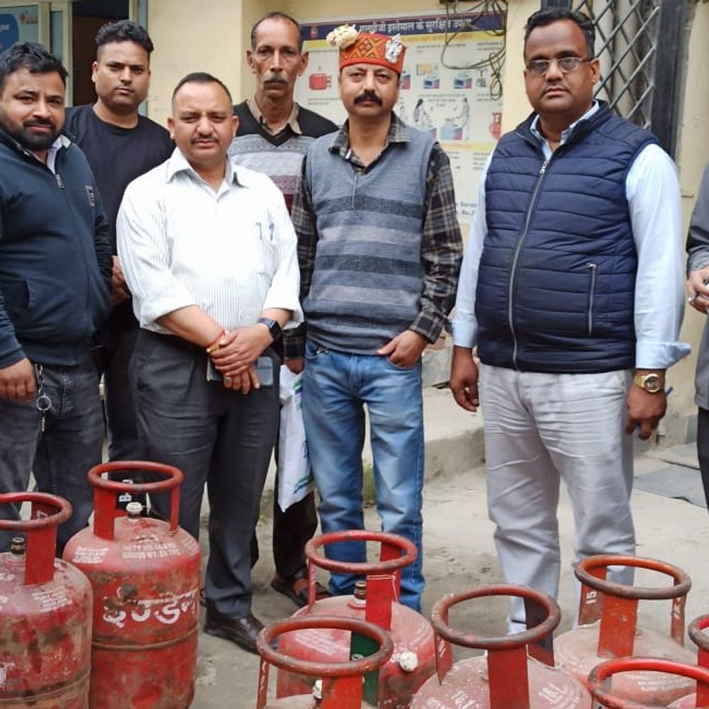मंडी में ढाबों-होटलों से 50 घरेलू सिलेंडर जब्त:  खाद्य आपूर्ति विभाग चलाया चे​किंग अभियान, 400 से ज्यादा स्थानों पर की गई छापेमारी – Mandi (Himachal Pradesh) News