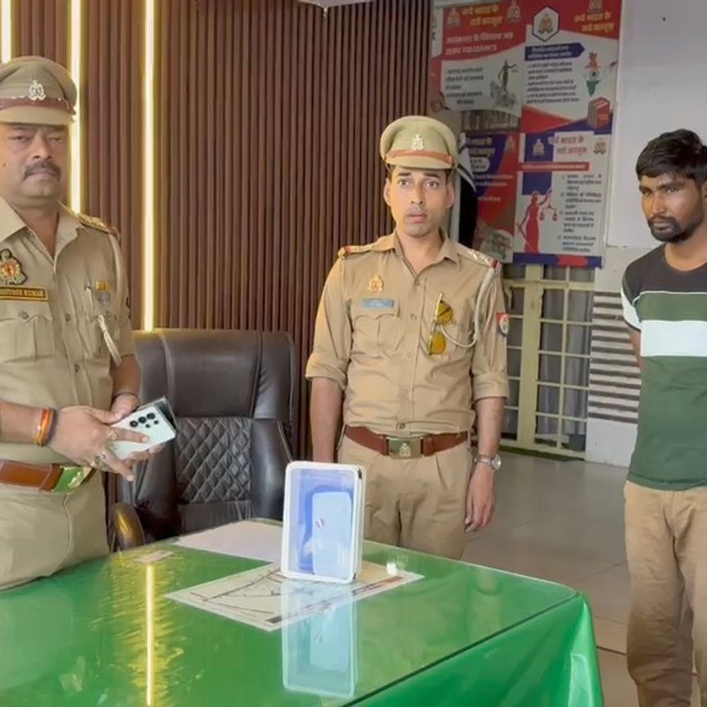 मुजफ्फरनगर में हिस्ट्रीशीटर गिरफ्तार, मोबाइल के बदले बेचता था टाइल:रेलवे स्टेशन के बाहर रंगे हाथों पकड़ा गया शातिर ठग