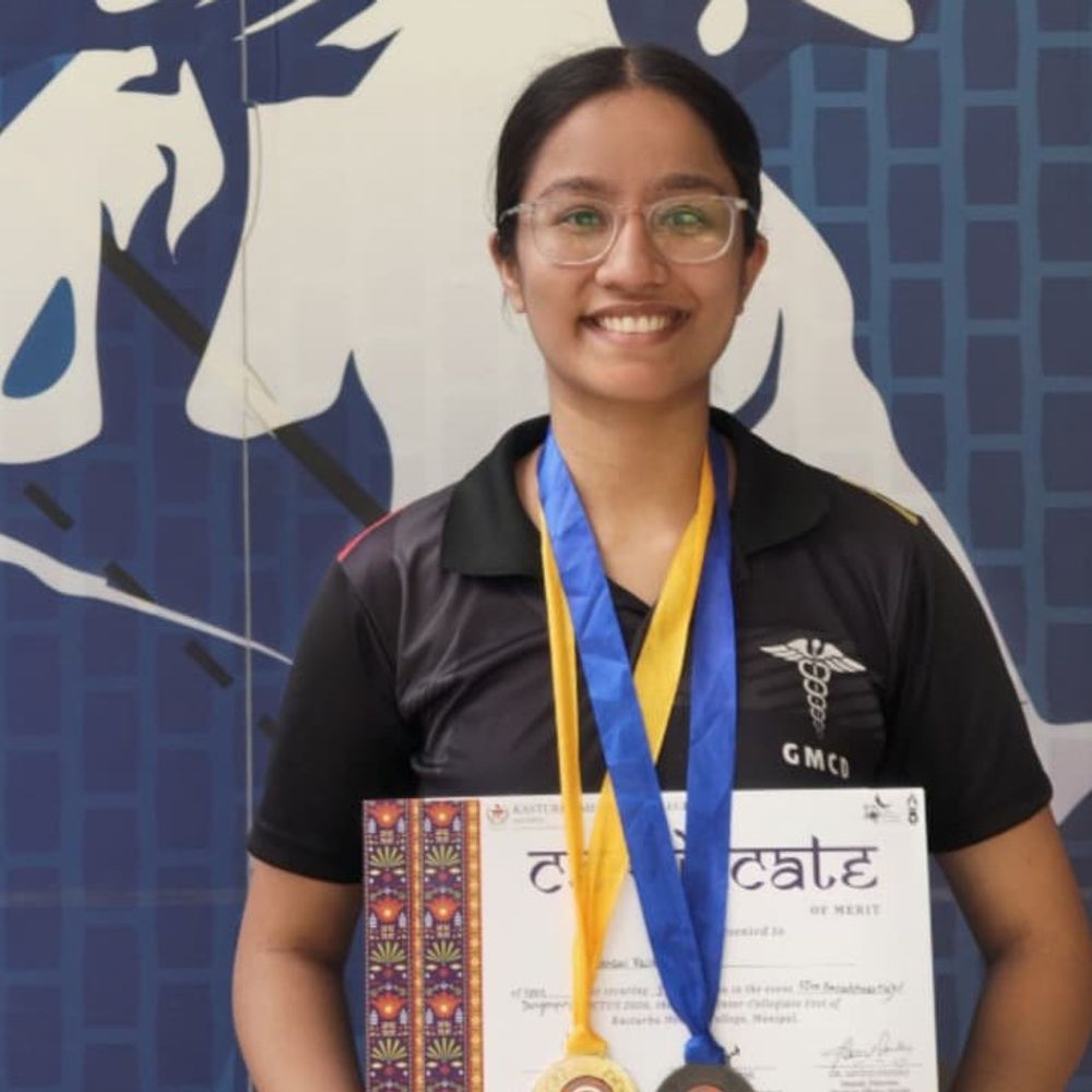 डूंगरपुर की मानसी वैष्णव ने तैराकी में जीता स्वर्ण:इनविक्टस 2026 महोत्सव में कांस्य पदक भी किया हासिल